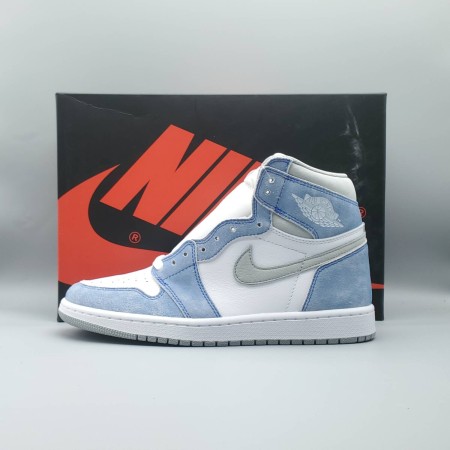Air Jordan 1 Retro High OG 'Hyper Royal' Air Jordan 1 Retro High OG 'Hyper Royal'