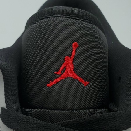 Air Jordan 1 Low 'Light Smoke Grey' Air Jordan 1 Low 'Light Smoke Grey'