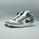 Wmns Air Jordan 1 Mid SE 'Dutch Green' Wmns Air Jordan 1 Mid SE 'Dutch Green'