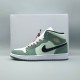 Wmns Air Jordan 1 Mid SE 'Dutch Green' Wmns Air Jordan 1 Mid SE 'Dutch Green'