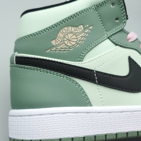 Wmns Air Jordan 1 Mid SE 'Dutch Green' Wmns Air Jordan 1 Mid SE 'Dutch Green'