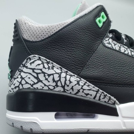 Air Jordan 3 Retro 'Green Glow' Air Jordan 3 Retro 'Green Glow'
