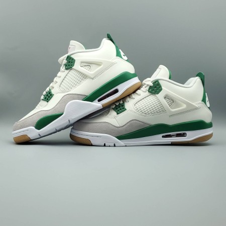 Nike SB x Air Jordan 4 Retro 'Pine Green' Nike SB x Air Jordan 4 Retro 'Pine Green'