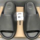 Yeezy Slides 'Granite'